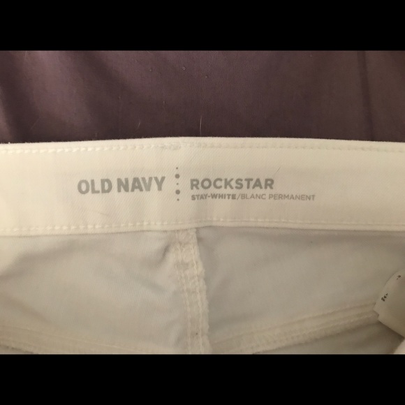 Old Navy Super Skinny Jeans in White - Picture 4 of 5